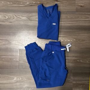 Figs Royal Blue XS petite scrub set